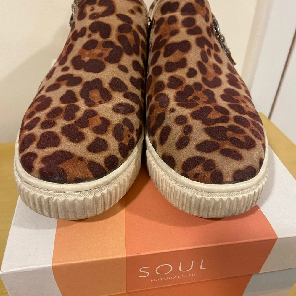 LAST CALL🎉🎉 SOUL by Naturalizer cheetah print. Size 8.5 - Picture 3 of 5